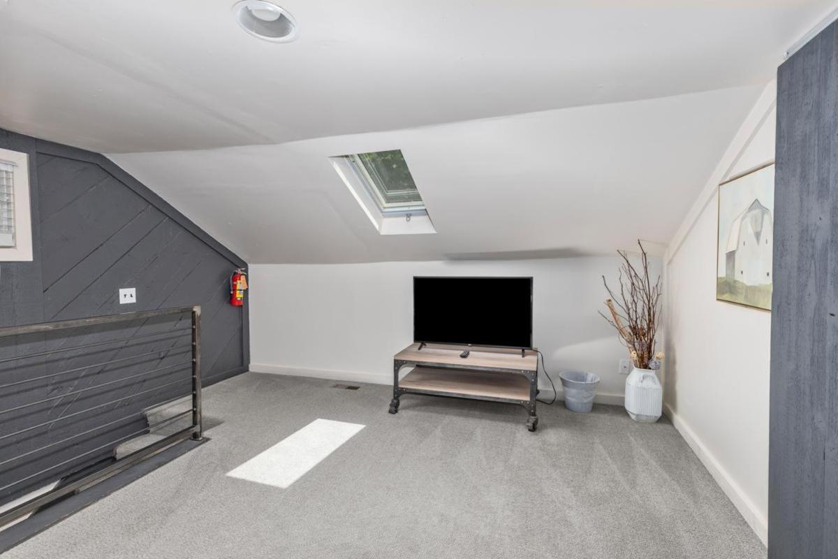 Hummingbird Apartment Saugatuck Exterior photo