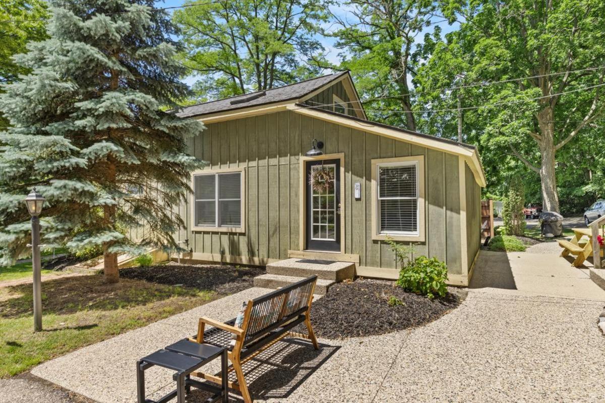 Hummingbird Apartment Saugatuck Exterior photo